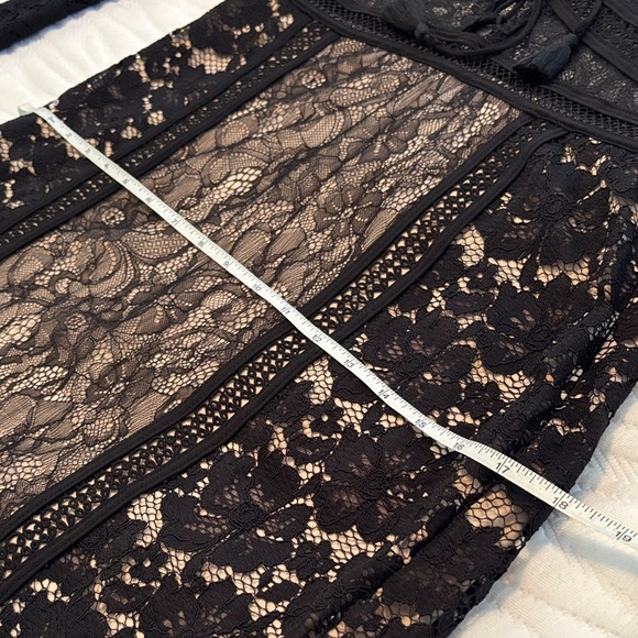 Express Black and Cream Lace Mini Dress Size 8 - Picture 11 of 13